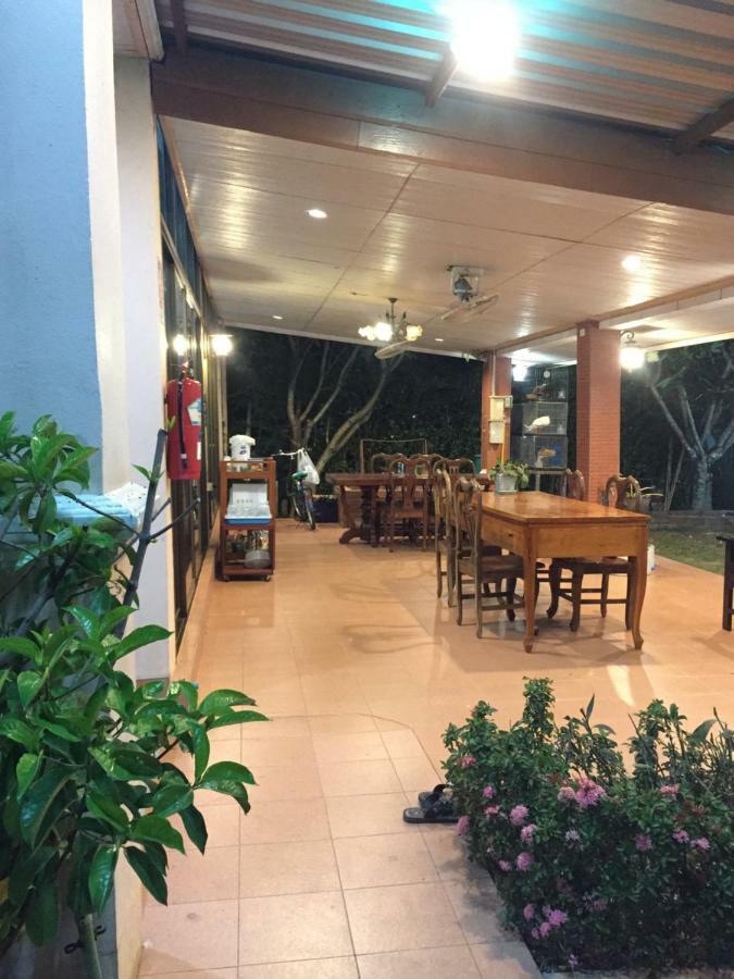 Poon Suk Hotel Kabin Buri Ngoại thất bức ảnh
