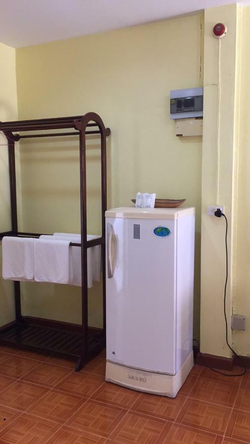 Poon Suk Hotel Kabin Buri Ngoại thất bức ảnh